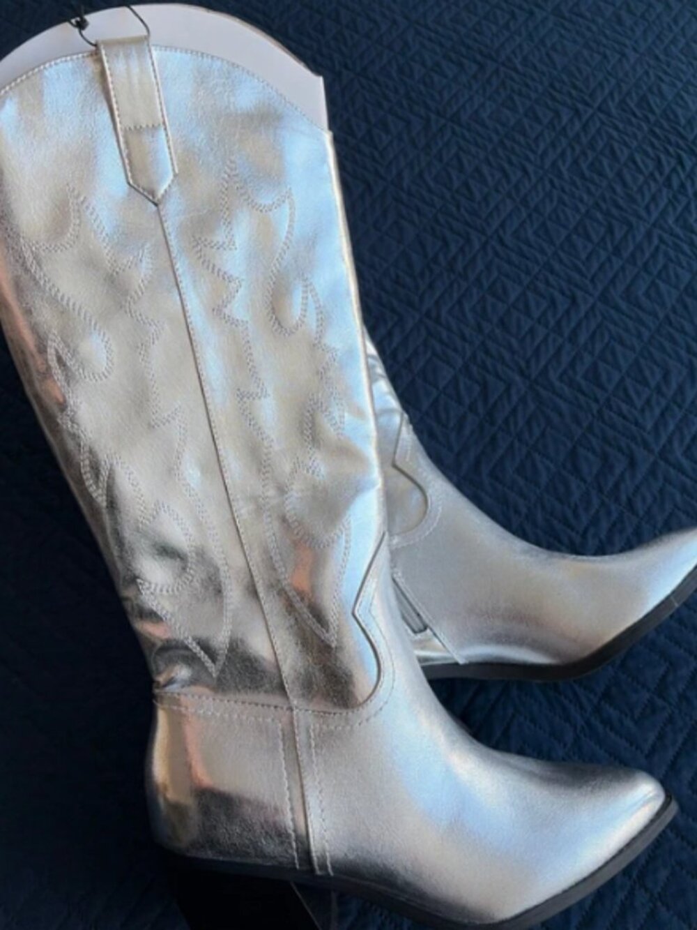 New women’s boots size 9.5